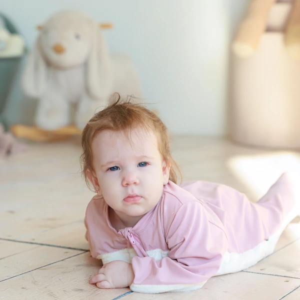 Kúszó baba rugdalózó