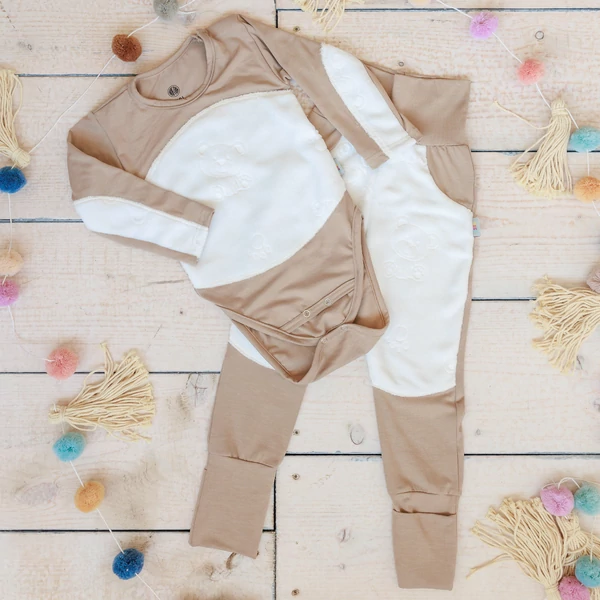 Kúszó baba body és nadrág szett