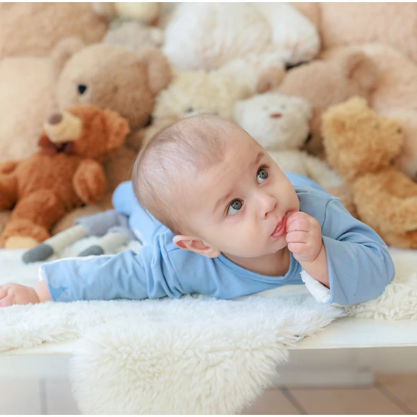 Kúszó baba body és nadrág szett